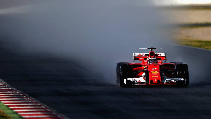 Kimi Raikkonen con el Ferrari en los test de Barcelona.