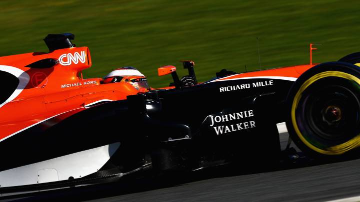 Stoffel Vandoorne con el McLaren en el test de Montmeló.