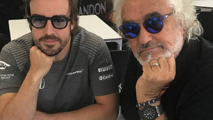 Fernando Alonso y Flavio Briatore, en Azerbaiyán. 