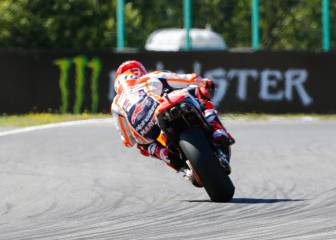 Pole de Márquez tras duelo cerrado con Rossi y Pedrosa