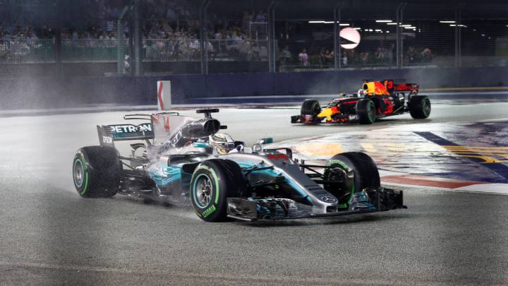 Hamilton por delante de Ricciardo en Singapur.