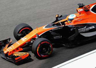 El chasis del McLaren brilla en el sector central de Sepang