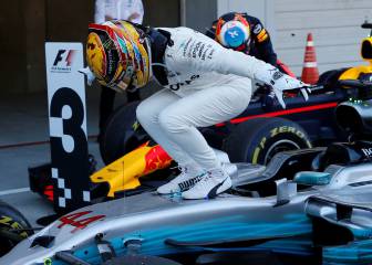 Lewis Hamilton closes in on world title with victory in Japan