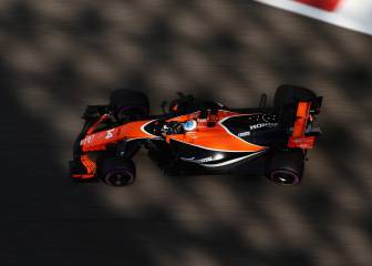 Alonso acabó haciendo 'donuts' 