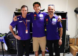 Valentino Rossi to race on into his 40s after signing new deal