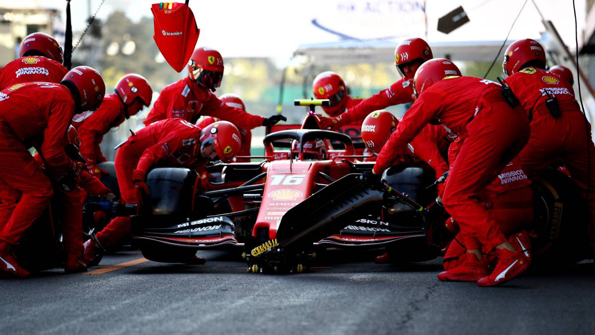 Italia: "Vettel es un campeÃ³n de la regularidad, no arriesga nada"