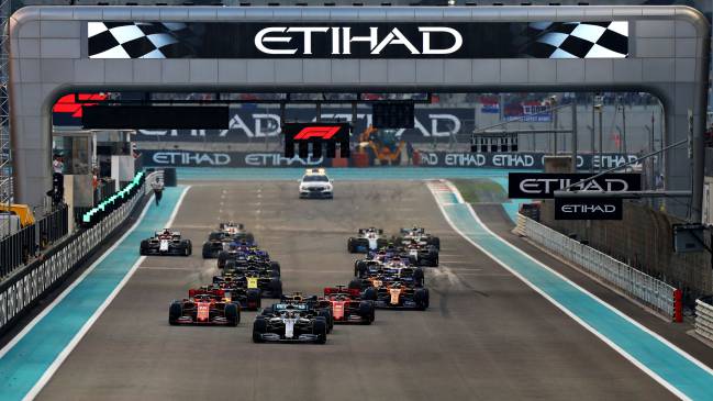 Salida del GP de Abu Dhabi 2020.
