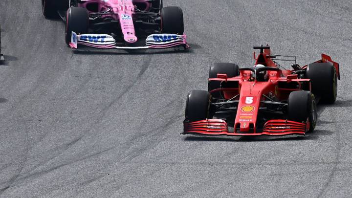 El Ferrari de Vettel, sin alerón trasero. 