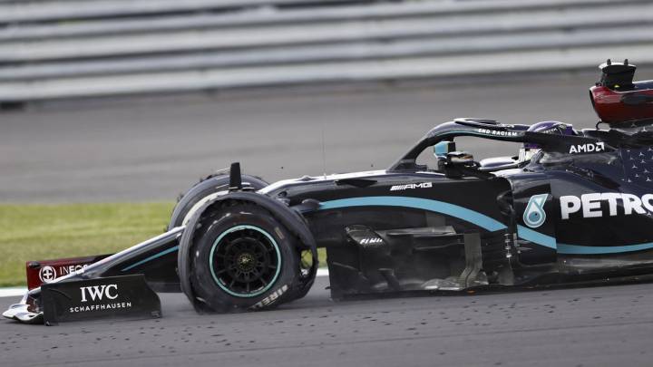 Lewis Hamilton (Mercedes W11), con un neumático pinchado, ganó el GP de Gran Bretaña en Silverstone. F1 2020. 