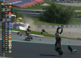 Escalofriante accidente en MotoGP: Rossi vuelve a nacer