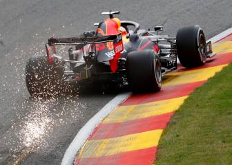 Verstappen sujeta a Mercedes