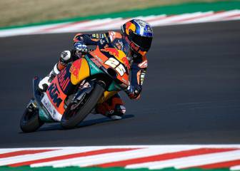 Fernández apunta de nuevo al podio tras liderar otro viernes