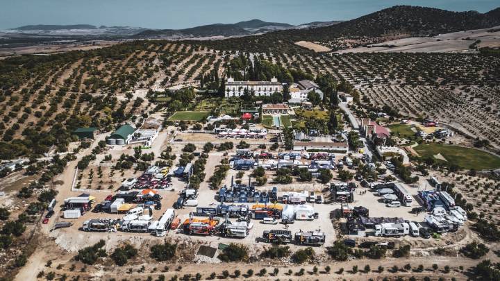 Vista aérea de la Hacienda El Rosalejo, donde se sitúa el parque de asistencia del Rally de Andalucía.