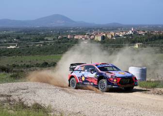 Dani Sordo enseña los dientes en Cerdeña