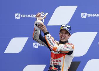 Vacilada de Álex Márquez a su hermano Marc tras su podio