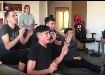 Los nervios a flor de piel: así vivió Marc Márquez y su familia el segundo podio de Álex Márquez