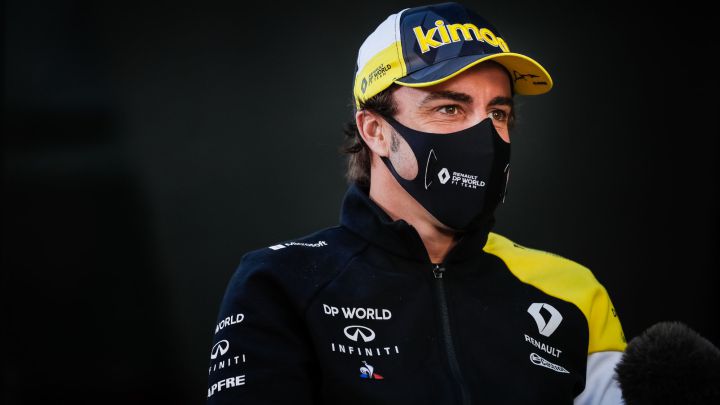Alonso durante el GP de Emilia Romagna con Renault