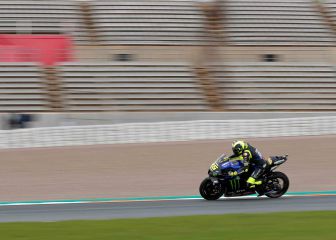 Rossi reaparece octavo con el asfalto mojado y Zarco manda