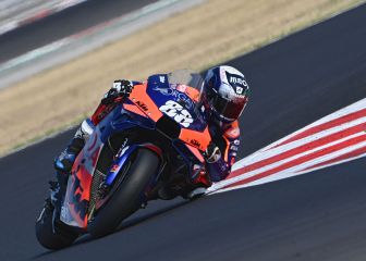 Oliveira manda en el arranque del espectacular Portimao