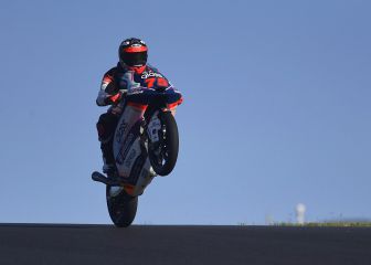 Pole de Fernández y segunda fila de Arenas pese a pifiarla