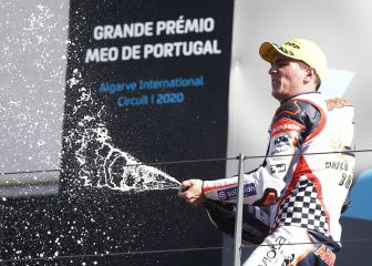 Un piloto obligado a sacar buenas notas para correr