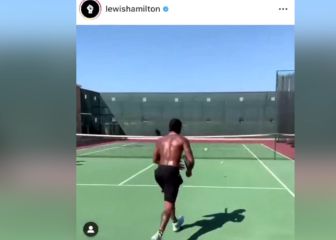 Hamilton sorprende para mal a sus seguidores jugando al tenis