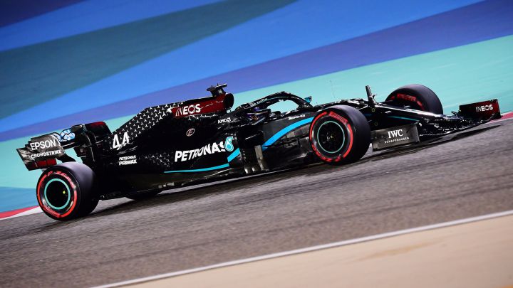 Lewis Hamilton durante la clasificación del GP de Bahréin