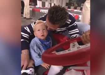 El día que Schumacher enseñó a su hijo cuando tenía un año su coche: hoy se cierra el círculo