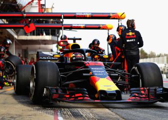 Red Bull manda en las paradas