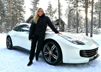 Fotos en bikini y top-less por un asiento en las Indy Lights