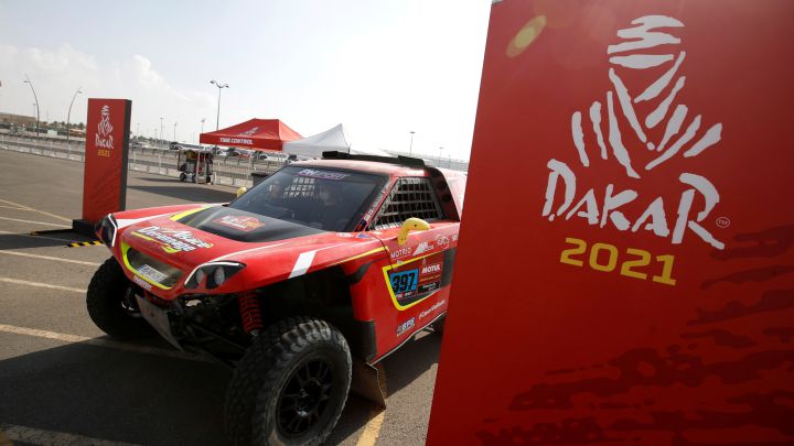 Uno de los vehículos del Dakar en Yeda.