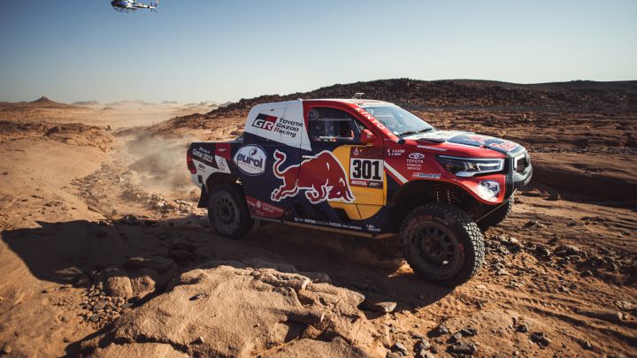 Al Attiyah durante la tercera etapa del Dakar 2021