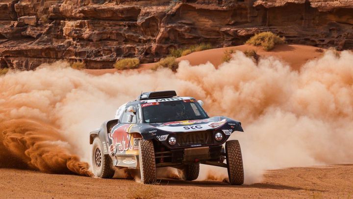 Carlos Sainz durante la décima etapa del Rally Dakar 2021