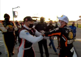 Dos pilotos de la NASCAR, a puñetazos tras una carrera