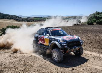 Sainz vuelve a ganar en un 4x4