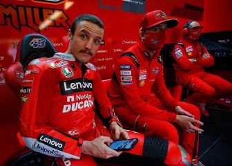 Miller se dispara con el asfalto mojado y quinto de Márquez