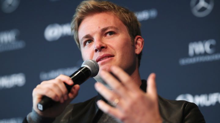 Rosberg arremete contra Mercedes y sus pilotos