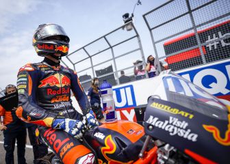 Manda Suzuki con Acosta octavo pese a caída de ambos