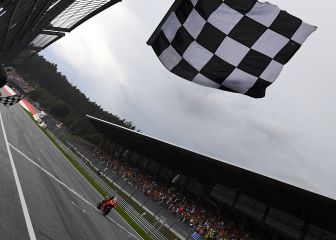 Binder gana la carrera más loca delante de Bagnaia y Martín