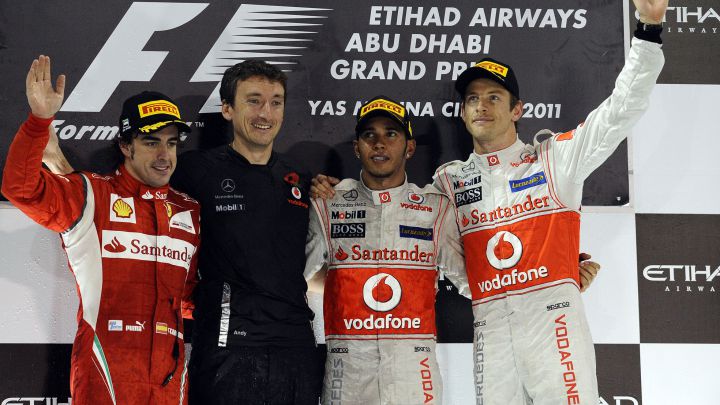 Alonso, Hamilton y Button en el podio de Abu Dhabi 2011.