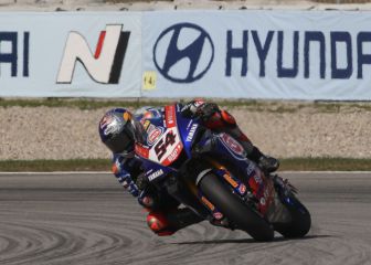 Rea y Razgatlioglu siguen jugando