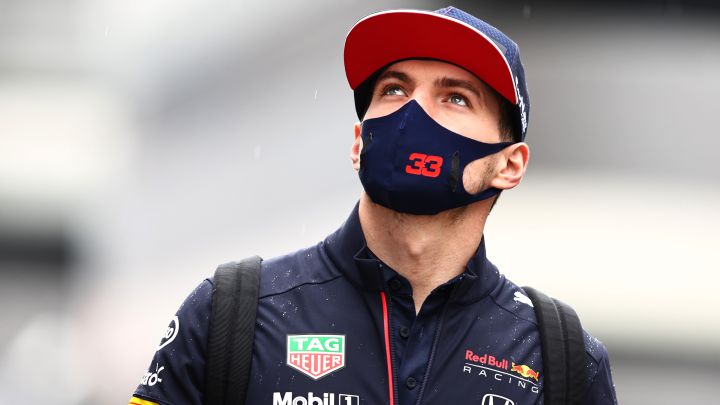 Max Verstappen (Red Bull RB16B). Sochi, Rusia. F1 2021.