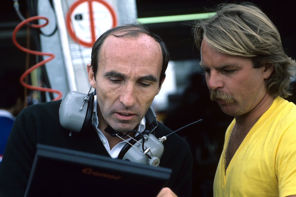 Frank dando instrucciones a Keke Rosberg.