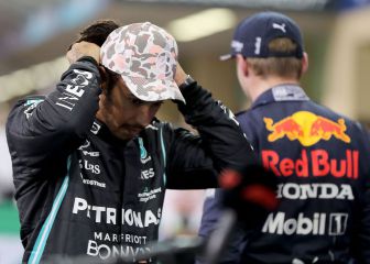 Hamilton no se cree la explicación de Verstappen