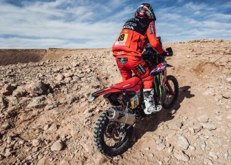 Barreda se supera: se le sale la clavícula y pilota a una mano