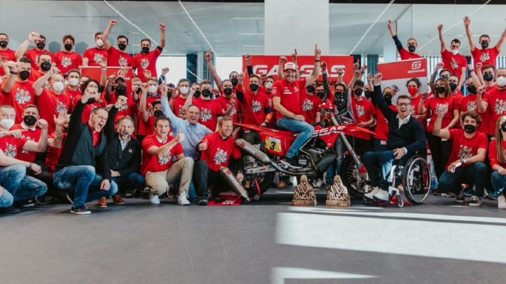 Sunderland festeja con el equipo Gas Gas su segundo Dakar