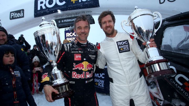 Loeb y Vettel posan con los trofeos del Race of Champions