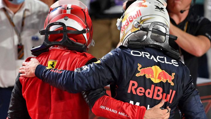 Charles Leclerc (Ferrari) y Max Verstappen (Red Bull). Jeddah Corniche, Arabia Saudí. F1 2022.