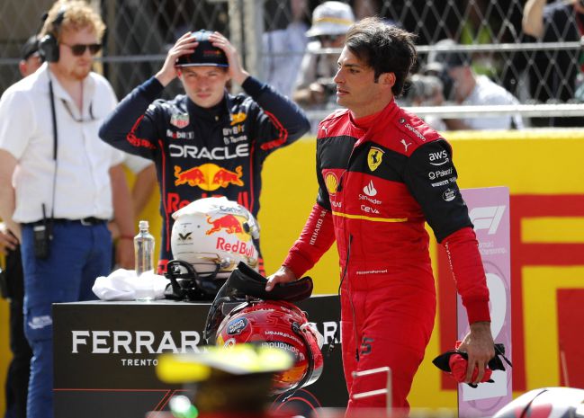 Verstappen y Sainz, tras la clasificación del GP de España de F1 2022.