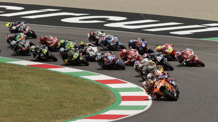 Acosta también hace historia en Moto2